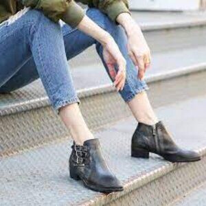 Frye Ray Belted Bootie Women BootsSize 8